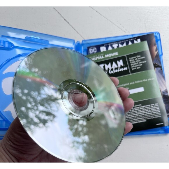 DC Universe Batman and Harley Quinn Blu-ray DVD Digital - Picture 5 of 7